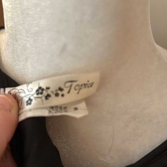 Topia Bodysuit NWOT Size medium - Picture 5 of 6